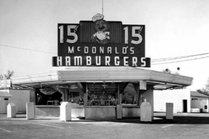 McDonald pertama milik Dick and Mac MacDonald bersaudara